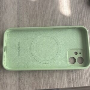 iPhone 13 Silicone Case MagSafe Compatible Shockproof